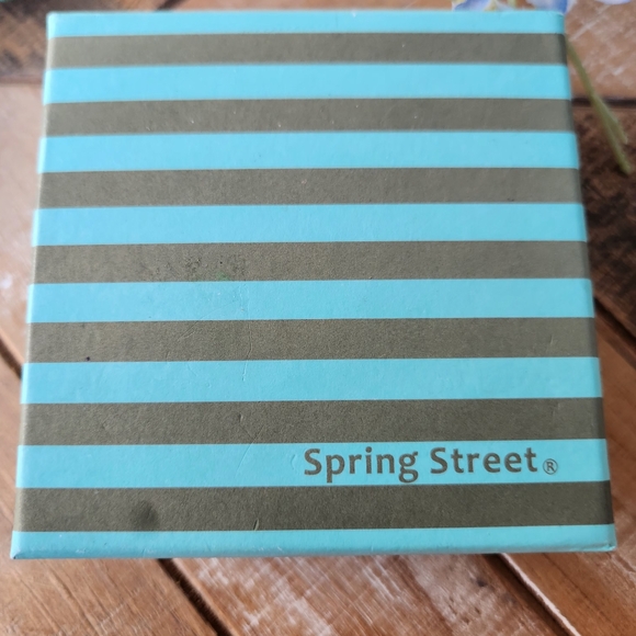 Spring Street Compact Mirror - Picture 2 of 6